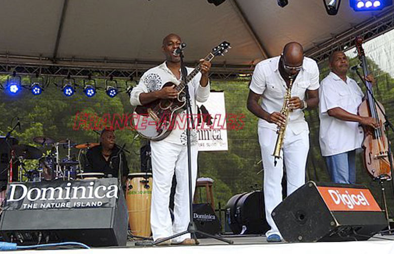 to-become-music-artiste-jazz-manouche-groupe-creole